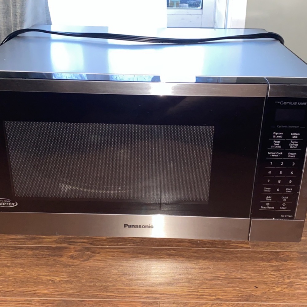 Panasonic NNST67KS Genius Inverter Microwave Oven